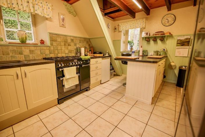 Image No.6-4 Bed House for sale