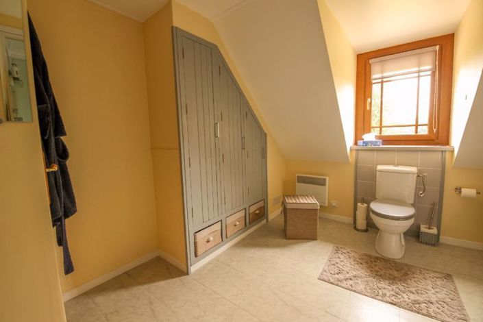 Image No.20-4 Bed House for sale