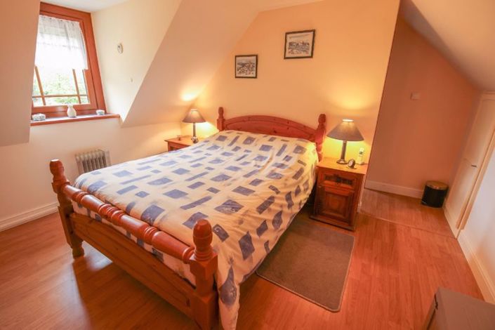 Image No.22-4 Bed House for sale