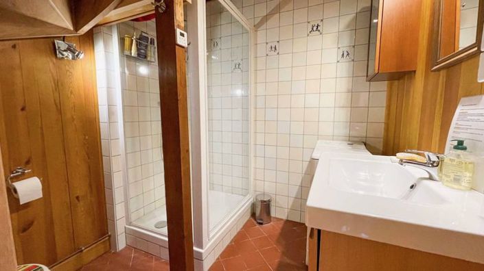 Image No.17-4 Bed House for sale