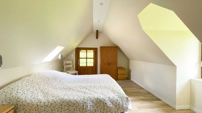 Image No.18-4 Bed House for sale