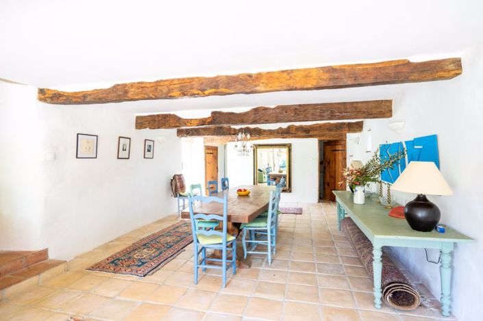 Image No.4-6 Bed House for sale