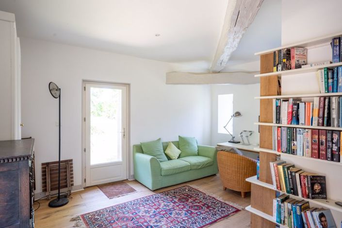 Image No.9-6 Bed House for sale