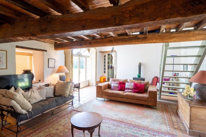 Image No.6-6 Bed House for sale