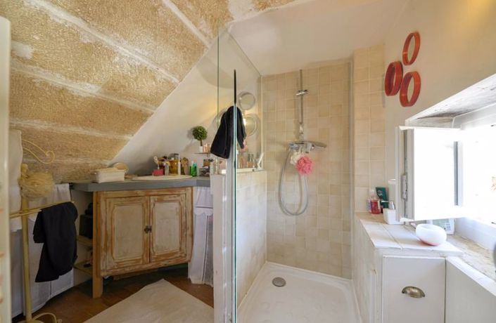 Image No.11-3 Bed House for sale