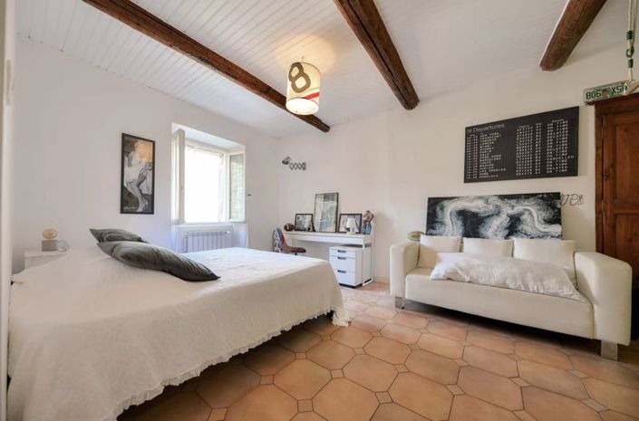 Image No.15-3 Bed House for sale