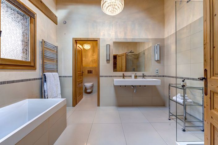 Image No.14-5 Bed Chalet for sale