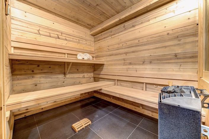 Image No.27-5 Bed Chalet for sale