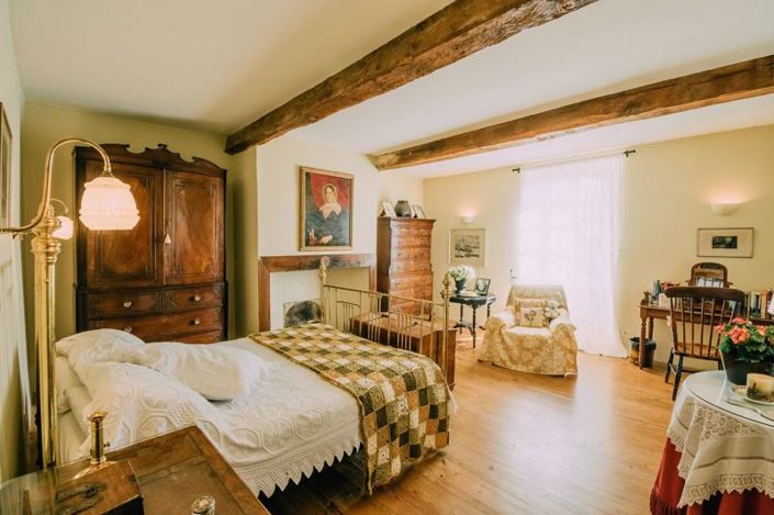 Image No.11-6 Bed Property for sale