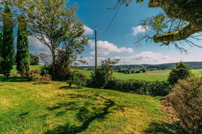 Image No.17-6 Bed Property for sale