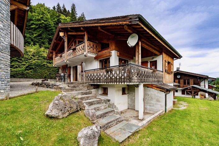 Image No.4-7 Bed Chalet for sale