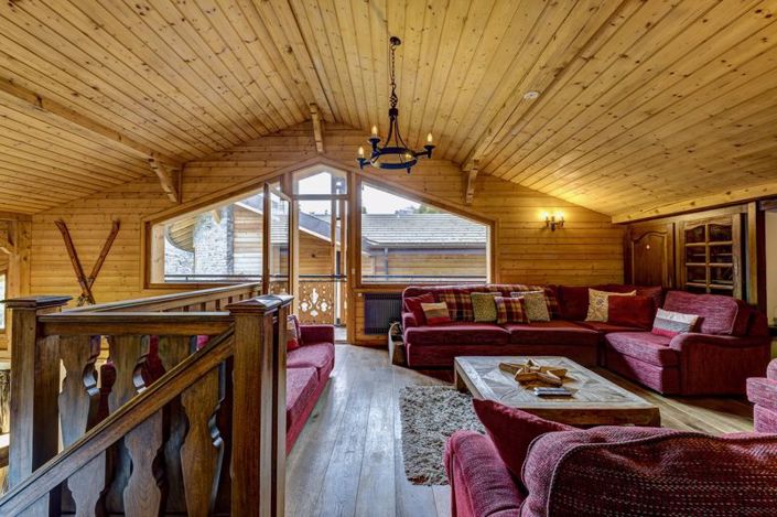 Image No.9-7 Bed Chalet for sale