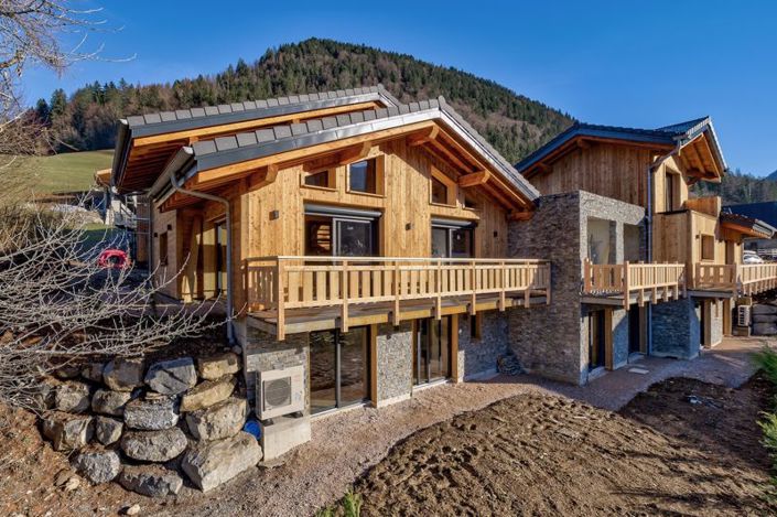 Image No.2-4 Bed Chalet for sale