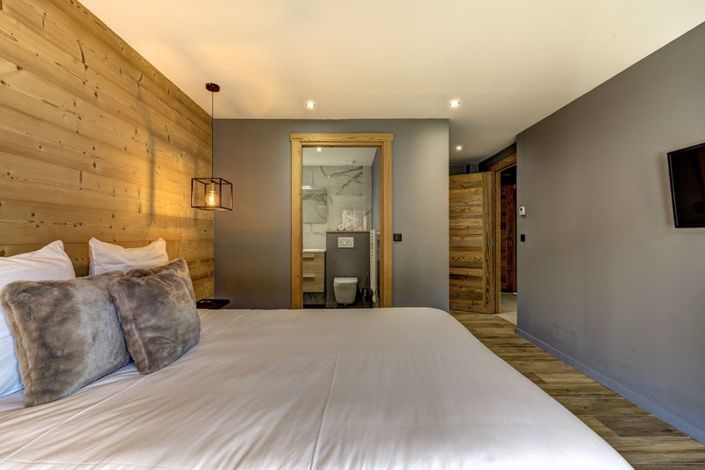 Image No.20-4 Bed Chalet for sale