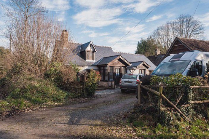 Image No.21-2 Bed Cottage for sale