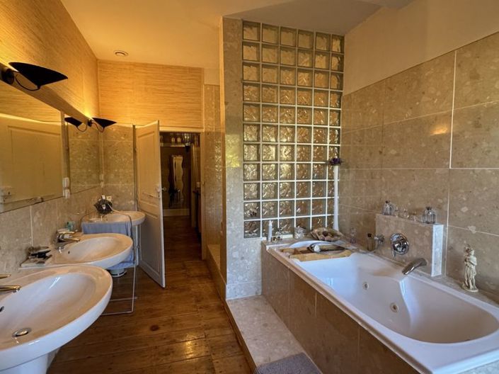 Image No.20-3 Bed Townhouse for sale