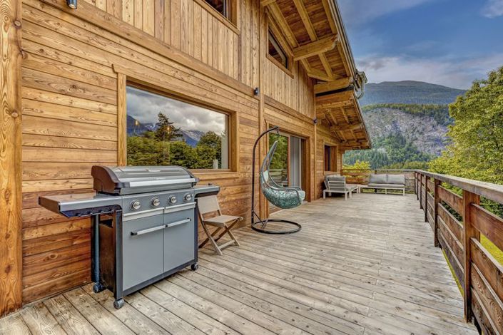 Image No.9-4 Bed Chalet for sale