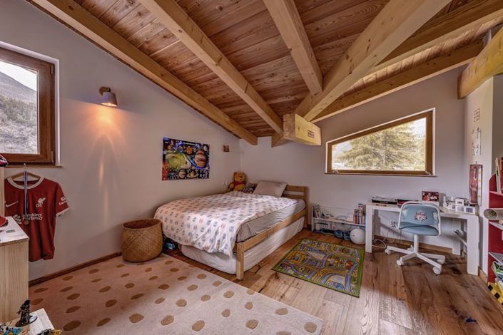 Image No.10-4 Bed Chalet for sale