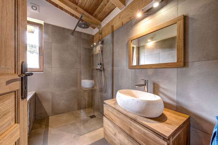 Image No.14-4 Bed Chalet for sale