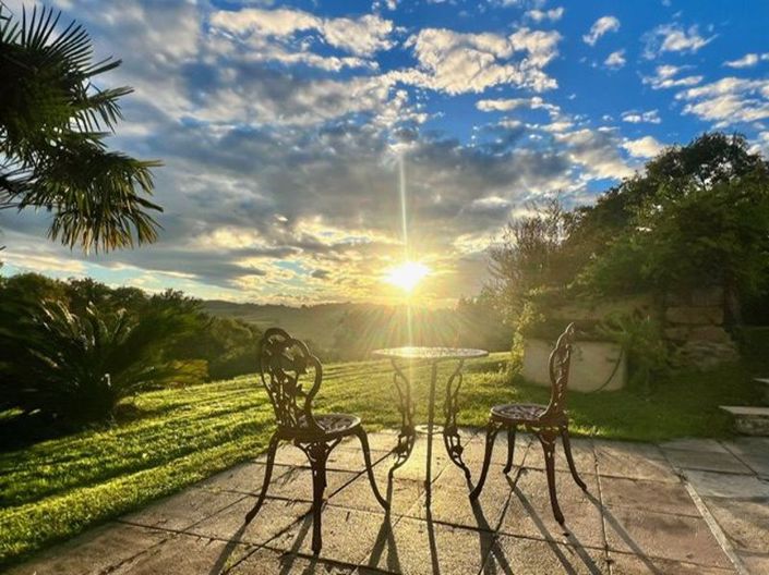 Image No.33-7 Bed House for sale