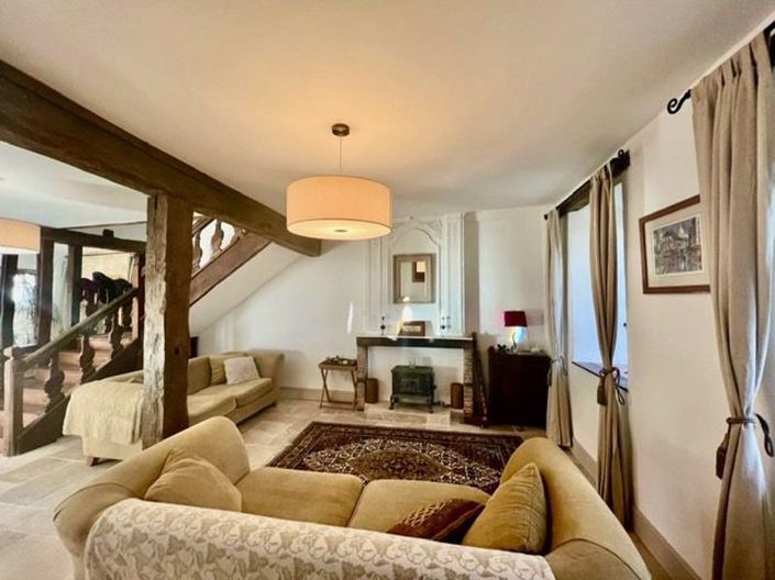 Image No.11-7 Bed House for sale