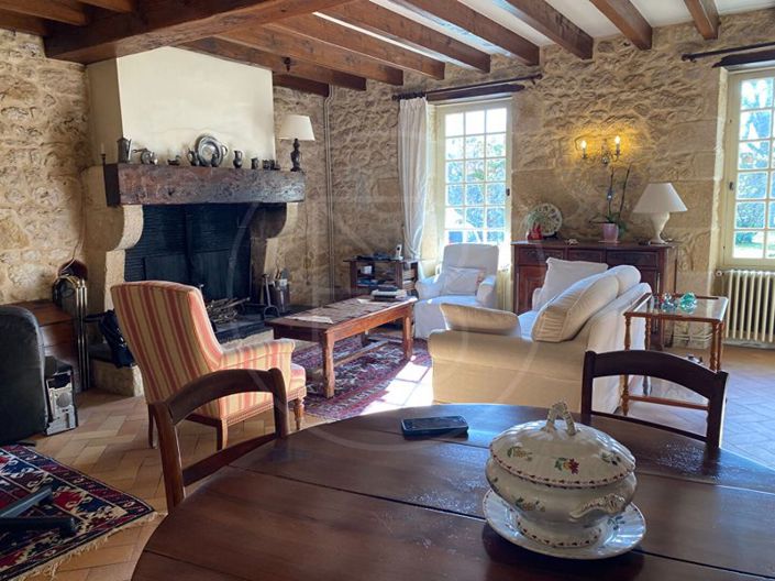 Image No.2-4 Bed House for sale