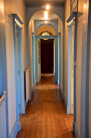 Image No.18-6 Bed House for sale