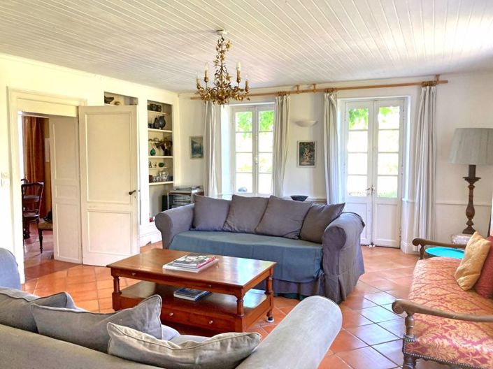 Image No.2-6 Bed House for sale