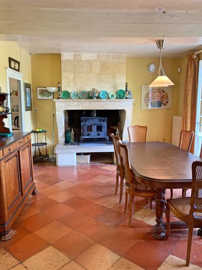 Image No.6-6 Bed House for sale