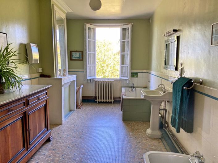 Image No.11-6 Bed House for sale