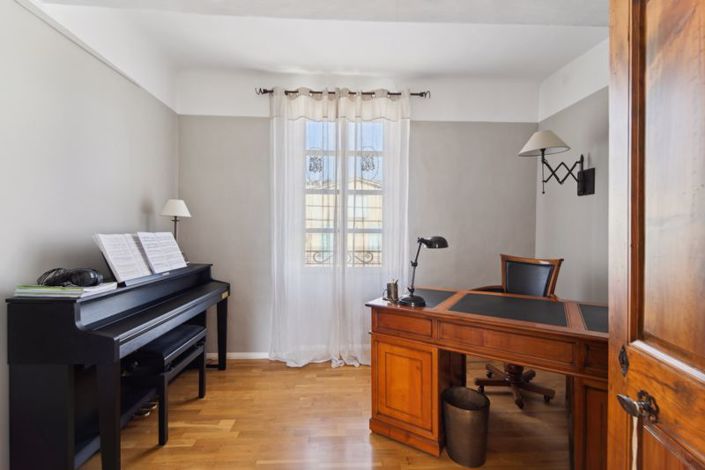 Image No.26-4 Bed Country House for sale