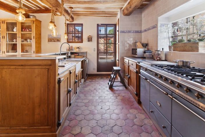 Image No.2-4 Bed Country House for sale