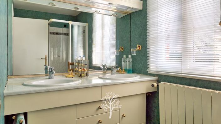 Image No.15-4 Bed House for sale