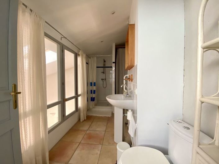 Image No.26-5 Bed House for sale