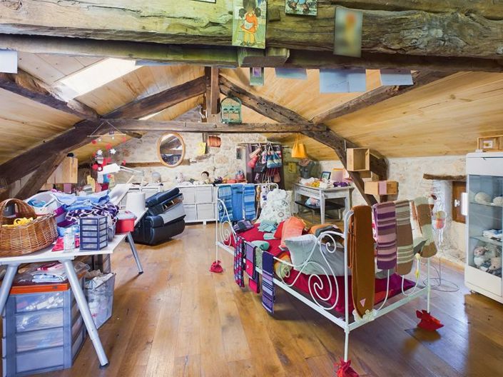 Image No.10-3 Bed House for sale