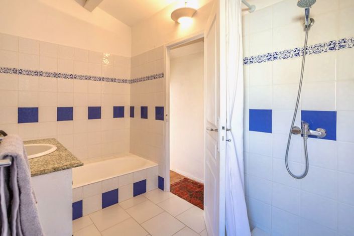 Image No.12-4 Bed House for sale