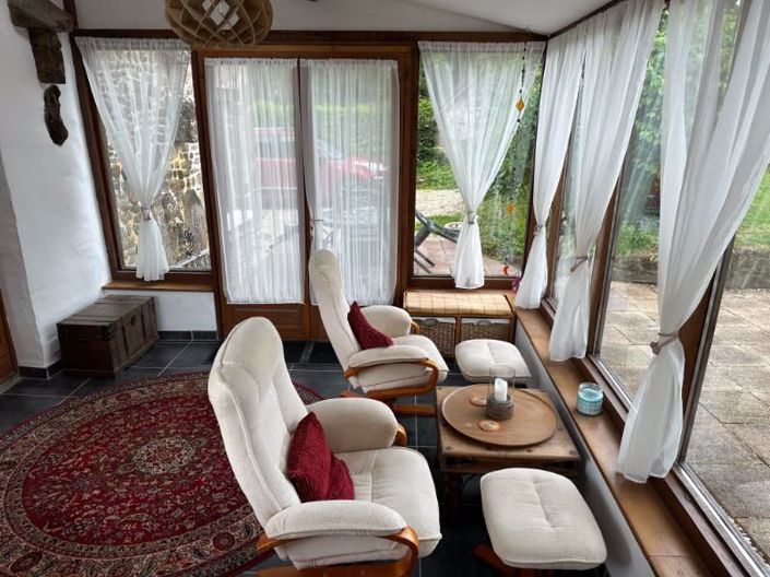 Image No.10-3 Bed House for sale