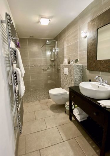 Image No.26-4 Bed Farmhouse for sale