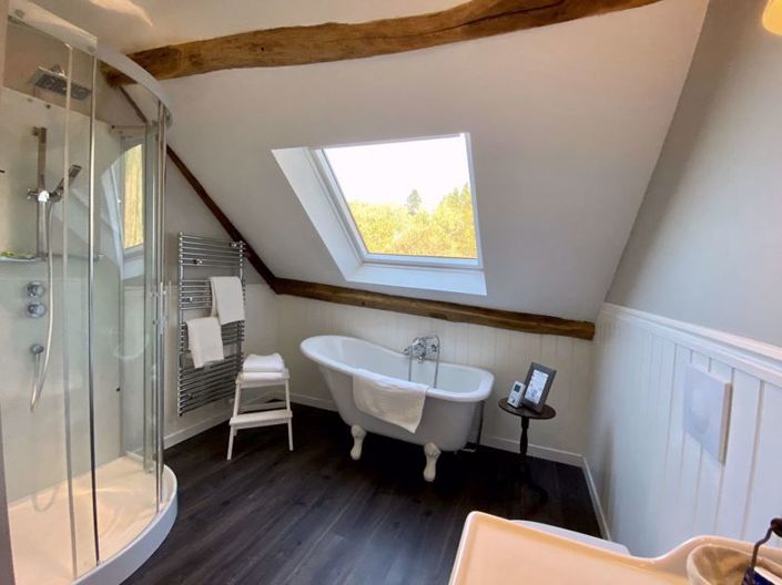 Image No.31-4 Bed Farmhouse for sale