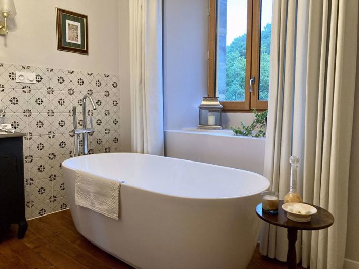 Image No.32-4 Bed Farmhouse for sale