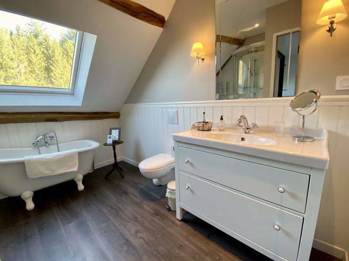 Image No.34-4 Bed Farmhouse for sale