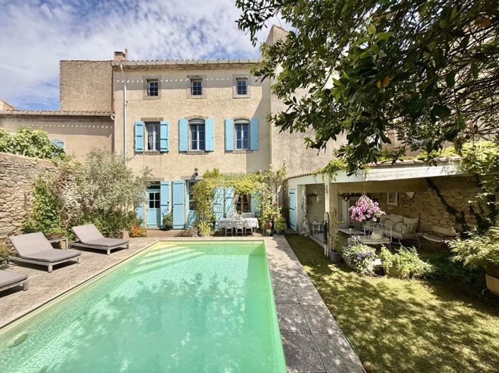 Image No.1-8 Bed Townhouse for sale