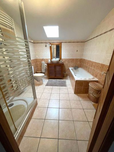 Image No.12-4 Bed House for sale