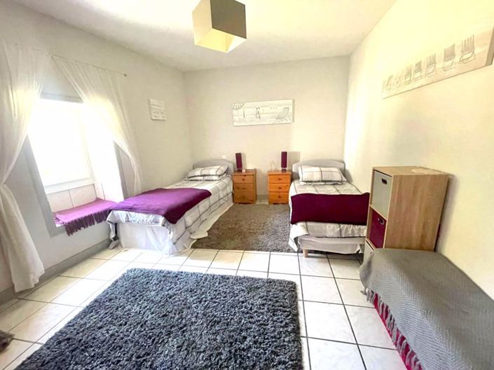 Image No.19-4 Bed House for sale