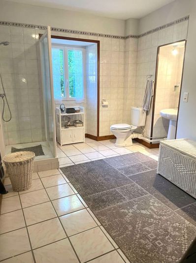 Image No.20-4 Bed House for sale