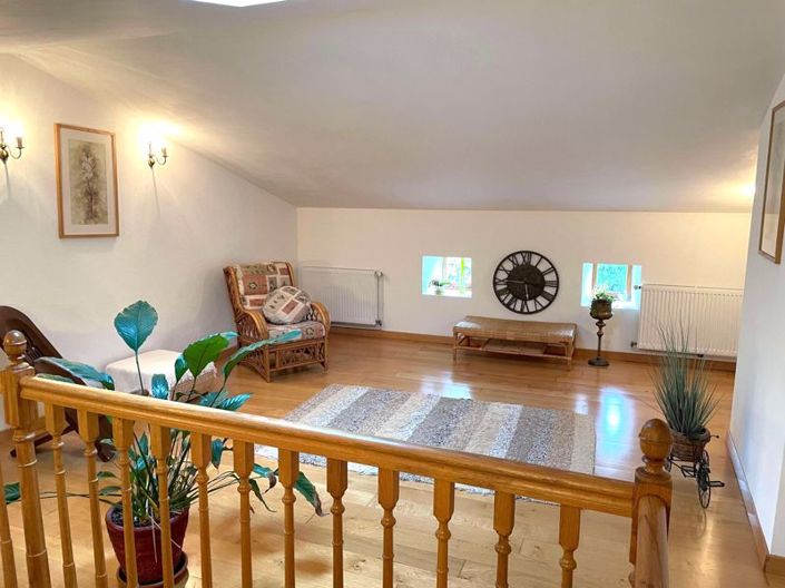 Image No.9-4 Bed House for sale