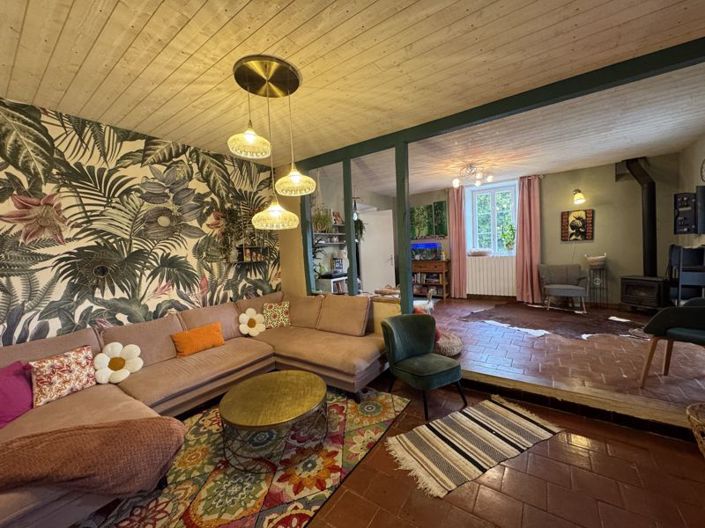 Image No.10-4 Bed Country House for sale