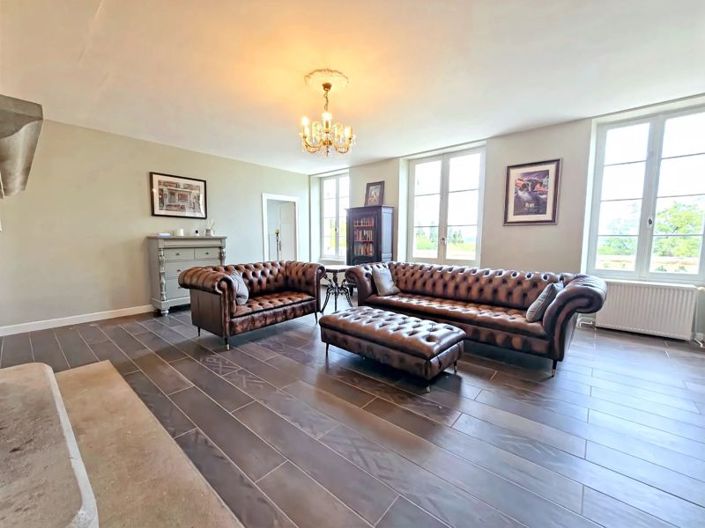 Image No.9-5 Bed House for sale