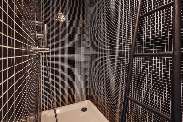 Image No.30-7 Bed House for sale