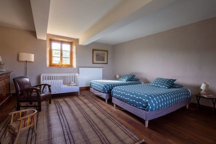 Image No.35-7 Bed House for sale